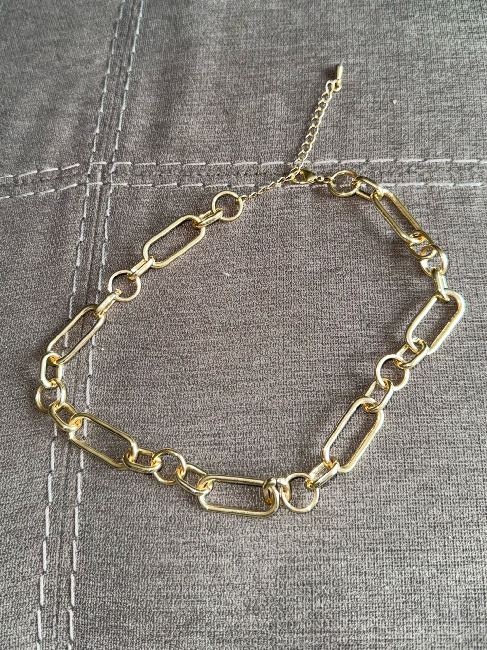Gold-Plated Paper Clip Chain necklace - Picture 6 of 6